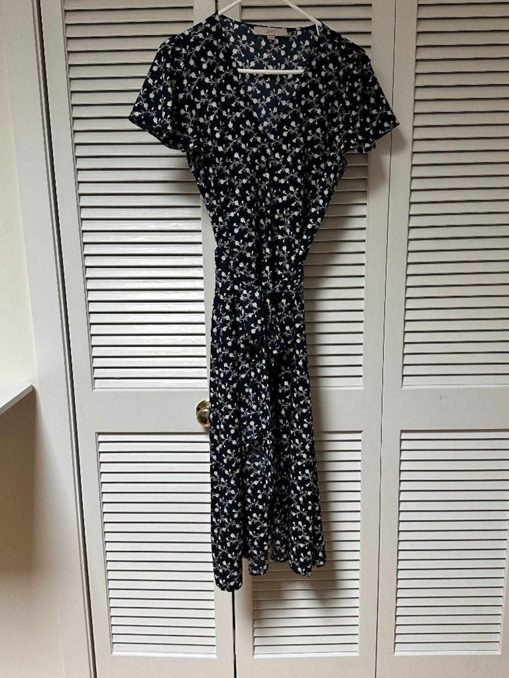 Loft Wrap Dress Navy Blue Floral Print White Light Pink Poly Fits Smaller